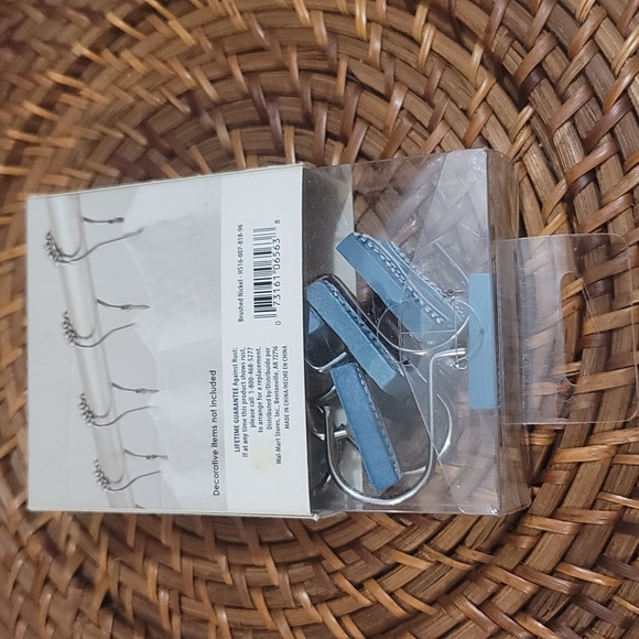 Hotel style shower hooks - Picture 2 of 2